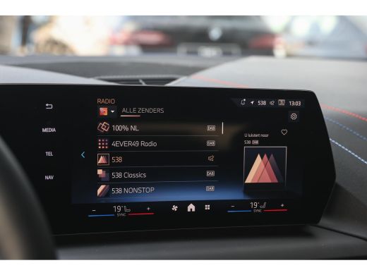 BMW 1 Serie 120 M Sport Automaat / Panoramadak / Sportstoelen / Achteruitrijcamera / M Adaptief onderstel / C... ActivLease financial lease