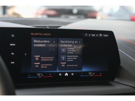 BMW 1 Serie 120 M Sport Automaat / Panoramadak / Sportstoelen / Achteruitrijcamera / M Adaptief onderstel / C... ActivLease financial lease