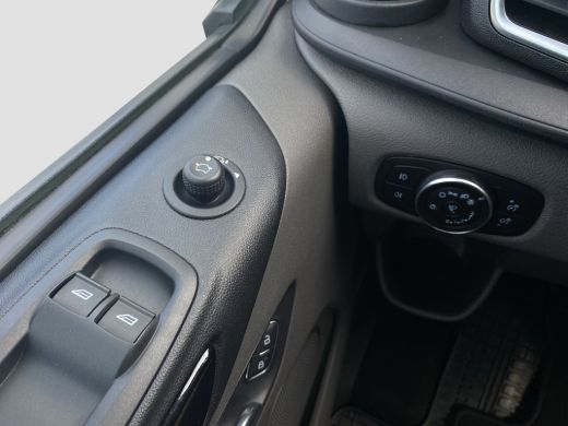 Ford Transit Custom 320 2.0 TDCI L2H1 Limited Dubbele cabine AUTOMAAT | Trekhaak | Camera ActivLease financial lease
