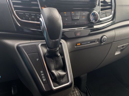 Ford Transit Custom 320 2.0 TDCI L2H1 Limited Dubbele cabine AUTOMAAT | Trekhaak | Camera ActivLease financial lease