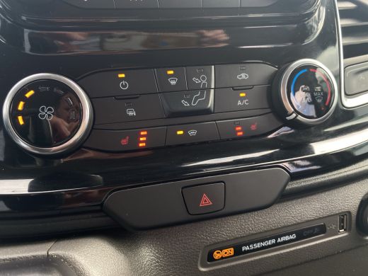 Ford Transit Custom 320 2.0 TDCI L2H1 Limited Dubbele cabine AUTOMAAT | Trekhaak | Camera ActivLease financial lease