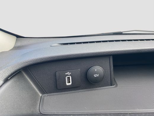 Ford Transit Custom 320 2.0 TDCI L2H1 Limited Dubbele cabine AUTOMAAT | Trekhaak | Camera ActivLease financial lease