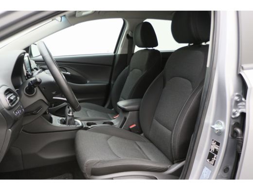 Hyundai i30 1.0 T-GDi MHEV Comfort Camera, Apple Carplay, Stuur-/Stoelverw., LED, DAB, 16" ActivLease financial lease