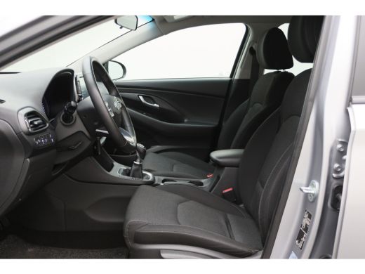 Hyundai i30 1.0 T-GDi MHEV Comfort Camera, Apple Carplay, Stuur-/Stoelverw., LED, DAB, 16" ActivLease financial lease