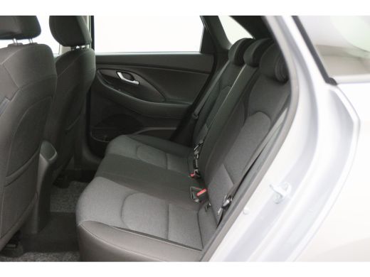 Hyundai i30 1.0 T-GDi MHEV Comfort Camera, Apple Carplay, Stuur-/Stoelverw., LED, DAB, 16" ActivLease financial lease