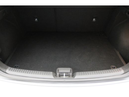 Hyundai i30 1.0 T-GDi MHEV Comfort Camera, Apple Carplay, Stuur-/Stoelverw., LED, DAB, 16" ActivLease financial lease