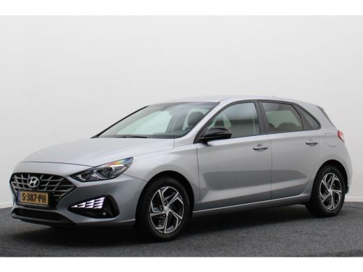 Hyundai i30 1.0 T-GDi MHEV Comfort Camera, Apple Carplay, Stuur-/Stoelverw., LED, DAB, 16" ActivLease financial lease