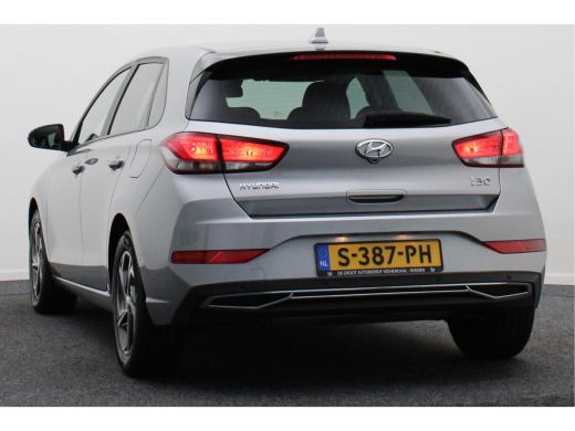Hyundai i30 1.0 T-GDi MHEV Comfort Camera, Apple Carplay, Stuur-/Stoelverw., LED, DAB, 16" ActivLease financial lease