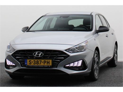Hyundai i30 1.0 T-GDi MHEV Comfort Camera, Apple Carplay, Stuur-/Stoelverw., LED, DAB, 16" ActivLease financial lease