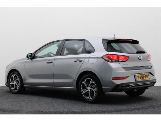 Hyundai i30 1.0 T-GDi MHEV Comfort Camera, Apple Carplay, Stuur-/Stoelverw., LED, DAB, 16" ActivLease financial lease