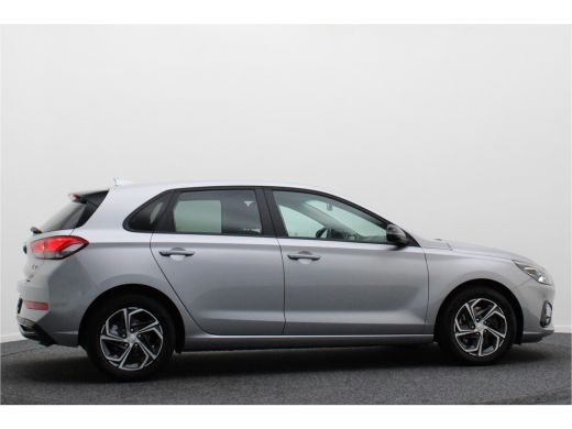 Hyundai i30 1.0 T-GDi MHEV Comfort Camera, Apple Carplay, Stuur-/Stoelverw., LED, DAB, 16" ActivLease financial lease