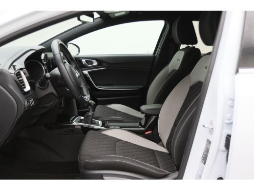 Kia ProCeed 1.0 T-GDI GT-Line Edition Camera, Apple Carplay, Lane Assist, Climate, DAB, PDC ActivLease financial lease