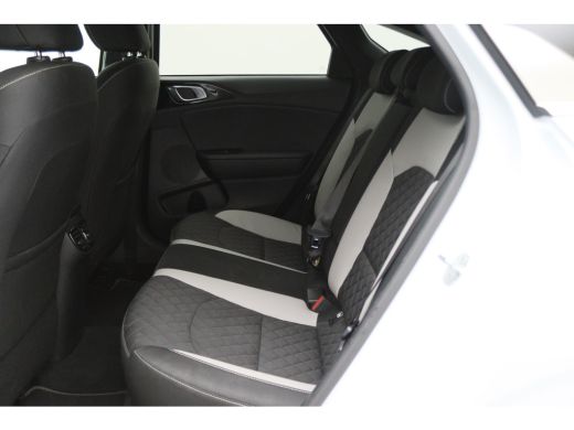 Kia ProCeed 1.0 T-GDI GT-Line Edition Camera, Apple Carplay, Lane Assist, Climate, DAB, PDC ActivLease financial lease