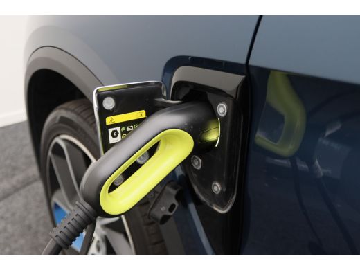 Lynk & Co 01 1.5 Plug-in Hybrid Automaat Two-Tone, 360° Camera, Panoramadak, ACC, Keyless, Navigatie, PDC, LED... ActivLease financial lease