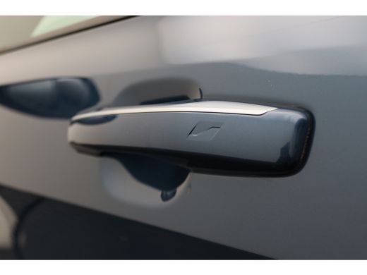 Lynk & Co 01 1.5 Plug-in Hybrid Automaat Two-Tone, 360° Camera, Panoramadak, ACC, Keyless, Navigatie, PDC, LED... ActivLease financial lease