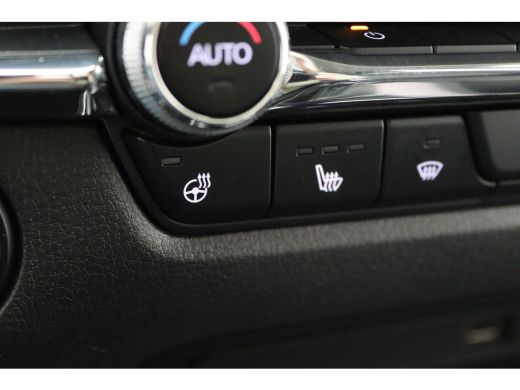 Mazda CX-30 2.0 e-SkyActiv-X M Hybrid Comfort | Achterbank in delen neerklapbaar | Achteruitrijcamera | Airco... ActivLease financial lease