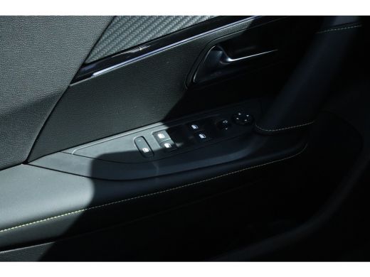 Peugeot 2008 1.2 Hybrid 136 GT Camera | Navigatie | PDC | Carplay | Adaptieve Cruisecontrol | Keyless | Climat... ActivLease financial lease