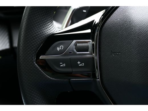 Peugeot 2008 1.2 PURETECH 130PK GT PACK AUTOMAAT / NAVI / ALCANATARA / PDC / CLIMA / 17"LMV / CAMERA V+A / KEY... ActivLease financial lease