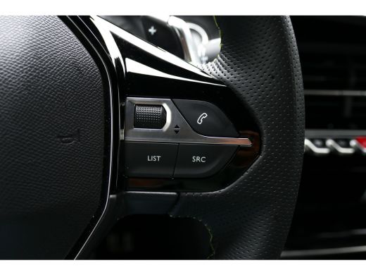 Peugeot 2008 1.2 PURETECH 130PK GT PACK AUTOMAAT / NAVI / ALCANATARA / PDC / CLIMA / 17"LMV / CAMERA V+A / KEY... ActivLease financial lease