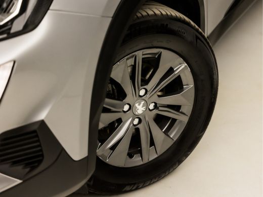 Peugeot 2008 1.2 PureTech Sport 131Pk Automaat (APPLE CARPLAY, GROOT NAVI, LANE ASSIST, PARKEERSENSOREN, SPORT... ActivLease financial lease