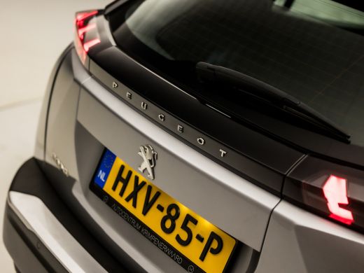 Peugeot 2008 1.2 PureTech Sport 131Pk Automaat (APPLE CARPLAY, GROOT NAVI, LANE ASSIST, PARKEERSENSOREN, SPORT... ActivLease financial lease