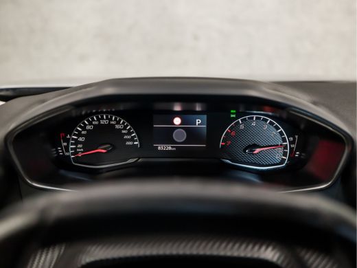 Peugeot 2008 1.2 PureTech Sport 131Pk Automaat (APPLE CARPLAY, GROOT NAVI, LANE ASSIST, PARKEERSENSOREN, SPORT... ActivLease financial lease