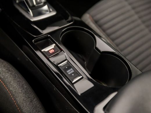 Peugeot 2008 1.2 PureTech Sport 131Pk Automaat (APPLE CARPLAY, GROOT NAVI, LANE ASSIST, PARKEERSENSOREN, SPORT... ActivLease financial lease