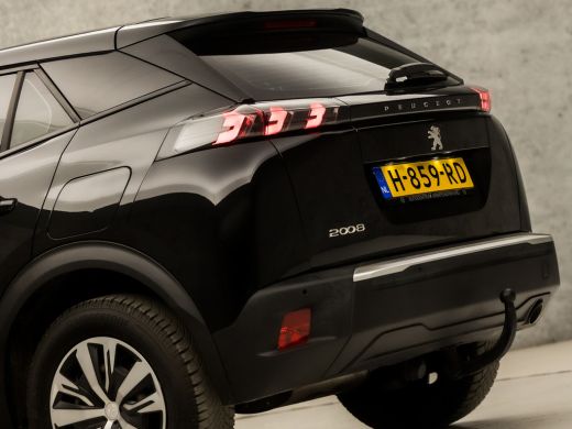 Peugeot 2008 1.2 PureTech Sport (APPLE CARPLAY, GROOT NAVI, GETINT GLAS, TREKHAAK, PARKEERSENSOREN, SPORTSTOEL... ActivLease financial lease