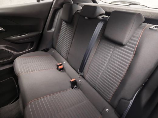 Peugeot 2008 1.2 PureTech Sport (APPLE CARPLAY, GROOT NAVI, GETINT GLAS, TREKHAAK, PARKEERSENSOREN, SPORTSTOEL... ActivLease financial lease