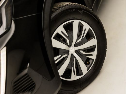 Peugeot 2008 1.2 PureTech Sport (APPLE CARPLAY, GROOT NAVI, GETINT GLAS, TREKHAAK, PARKEERSENSOREN, SPORTSTOEL... ActivLease financial lease