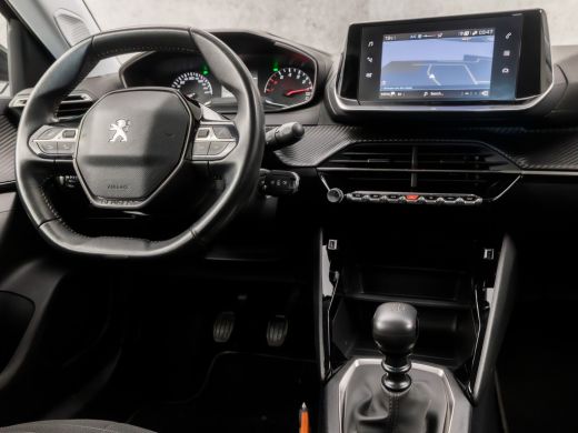 Peugeot 2008 1.2 PureTech Sport (APPLE CARPLAY, GROOT NAVI, GETINT GLAS, TREKHAAK, PARKEERSENSOREN, SPORTSTOEL... ActivLease financial lease