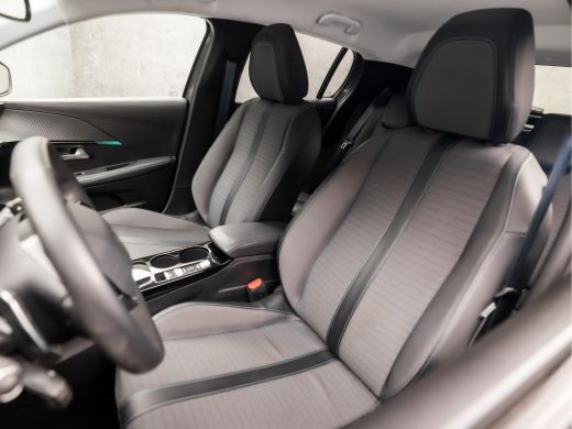 Peugeot 208 1.2 PureTech Allure Pack Automaat (VIRTUAL COCKPIT, APPLE CARPLAY, GROOT NAVI, ADAPTIVE CRUISE, S... ActivLease financial lease