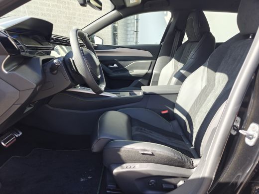 Peugeot 408 GT Plug-in Hybrid | 20" lichtmetalen velgen 'MONOLITHE' zwart | Adaptieve cruise control | Bekled... ActivLease financial lease