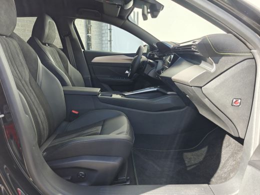 Peugeot 408 GT Plug-in Hybrid | 20" lichtmetalen velgen 'MONOLITHE' zwart | Adaptieve cruise control | Bekled... ActivLease financial lease