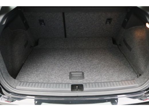 Seat Arona 1.0 TSI Style Business Intense Camera, Apple Carplay, Stoelverwarming, Cruise, PDC ActivLease financial lease