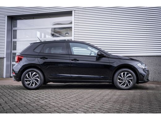 Volkswagen Polo 1.0 TSI Life | Achteruitrijcamera | Navigatiesysteem | Voorstoelen verwarmd ActivLease financial lease