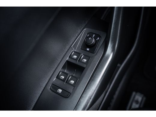 Volkswagen Polo 1.0 TSI Life | Achteruitrijcamera | Navigatiesysteem | Voorstoelen verwarmd ActivLease financial lease