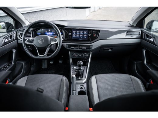 Volkswagen Polo 1.0 TSI Life | Achteruitrijcamera | Navigatiesysteem | Voorstoelen verwarmd ActivLease financial lease