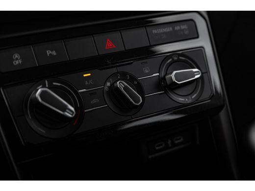 Volkswagen T-Cross 1.0 96PK TSI Life | 'App-Connect' draadlozen smartphone integratie | Airco | Airconditioning, han... ActivLease financial lease