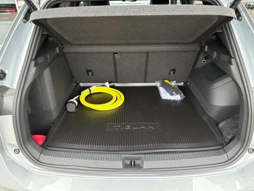 Volkswagen Tiguan 1.5 eHybrid Life Edition | Inclusief €2000,- inruilvoordeel | Trekhaak | A-uitrijcamera | Style e... ActivLease financial lease