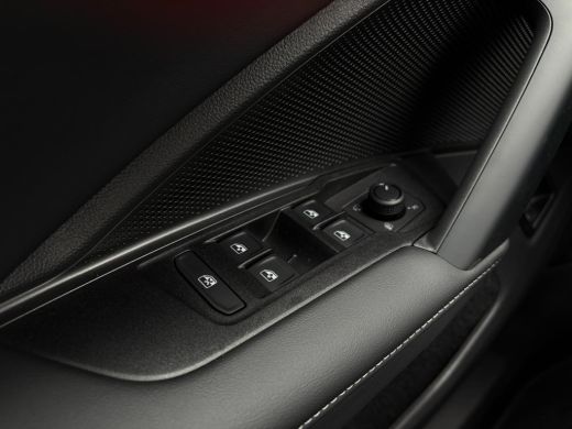 Volkswagen Tiguan 1.5 eHybrid Life Edition | Inclusief €2000,- inruilvoordeel | Trekhaak | A-uitrijcamera | Style e... ActivLease financial lease