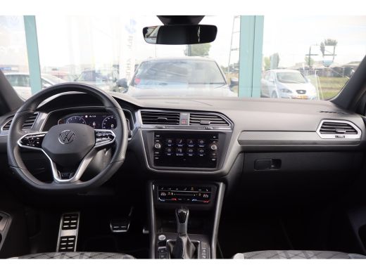 Volkswagen Tiguan Allspace 149PK 1.5 TSI R-Line Business 7p. | Achteruitrijcamera | Keyless entry | Trekhaak elektrisch uitk... ActivLease financial lease