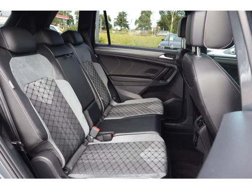 Volkswagen Tiguan Allspace 149PK 1.5 TSI R-Line Business 7p. | Achteruitrijcamera | Keyless entry | Trekhaak elektrisch uitk... ActivLease financial lease