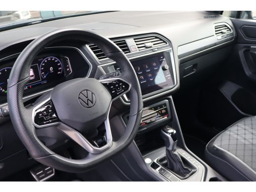 Volkswagen Tiguan Allspace 149PK 1.5 TSI R-Line Business 7p. | Achteruitrijcamera | Keyless entry | Trekhaak elektrisch uitk... ActivLease financial lease