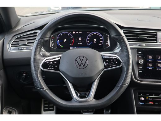 Volkswagen Tiguan Allspace 149PK 1.5 TSI R-Line Business 7p. | Achteruitrijcamera | Keyless entry | Trekhaak elektrisch uitk... ActivLease financial lease