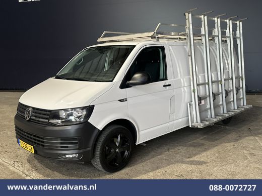 Volkswagen Transporter 2.0 TDI 150pk L2H1 Glasresteel Euro6 Airco | Imperiaal | 2500kg Trekhaak Bijrijdersbank, Sidebars... Volkswagen Transporter 2.0 TDI 150pk L2H1 Glasresteel Euro6 Airco | Imperiaal | 2500kg Trekhaak Bijrijdersbank, Sidebars...