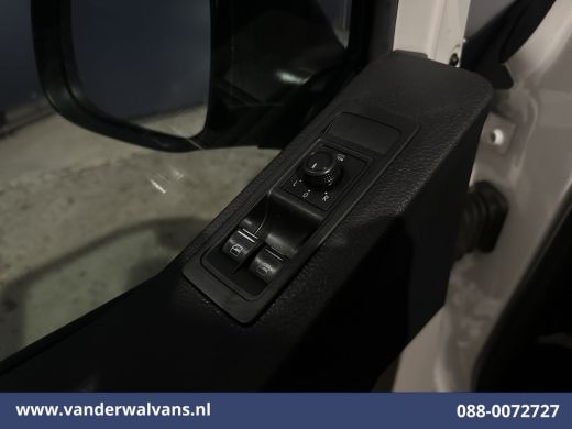 Volkswagen Transporter 2.0 TDI 150pk L2H1 Glasresteel Euro6 Airco | Imperiaal | 2500kg Trekhaak Bijrijdersbank, Sidebars... ActivLease financial lease