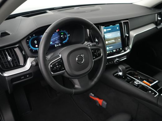 Volvo  V60 2.0 T6 Plug-in hybrid AWD Ultra Dark | Head-Up | Harman Kardon | Panoramadak | Leder | Privacy Gl... ActivLease financial lease