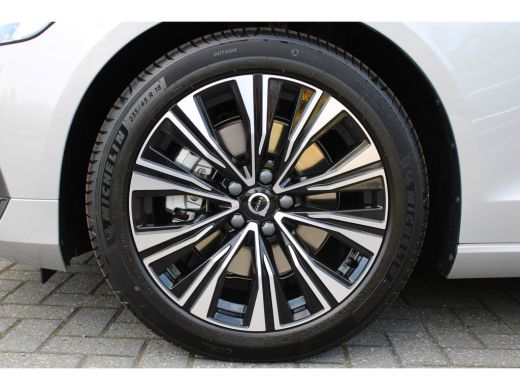 Volvo  V60 B3 Plus Bright | 18" | Panoramadak | Leder | Camera | Elektr. verst. stoelen | Keyless | Adaptiev... ActivLease financial lease