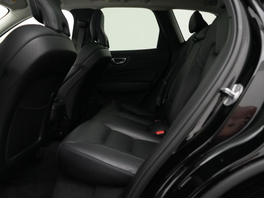 Volvo  XC60 B4 Ultimate Bright | BTW-auto | Head-Up | Harman Kardon | Panoramadak | 360° Camera | Lederen Das... ActivLease financial lease